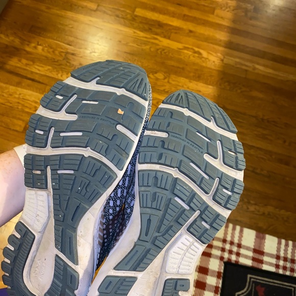 Brooks Adrenaline GTS 21 - Picture 6 of 8